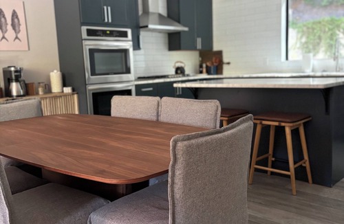 McMinnville House | Olive Branch Villa by the river