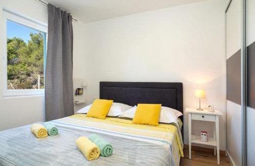 Cove Osibova (Milna) House | Olive Eden Holiday Home
