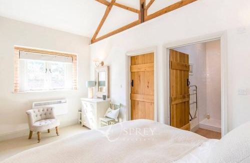 Fotheringhay Apartment | Olive