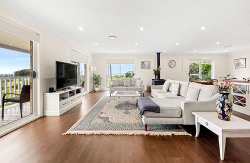 Meroo Meadow House | Olive Grove - Pet Friendly with Fireplace