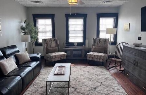 Hermann Apartment | Olive Hutch Upstairs Apartment