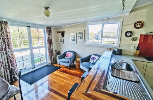 Martinborough Cottage | Olive Tree Cottage, Martinborough