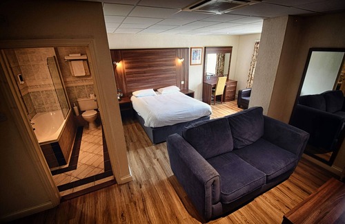 March Hotel | Oliver Cromwell Hotel