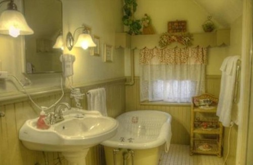 West Washington Bed & Breakfast | Oliver Inn Bed and Breakfast