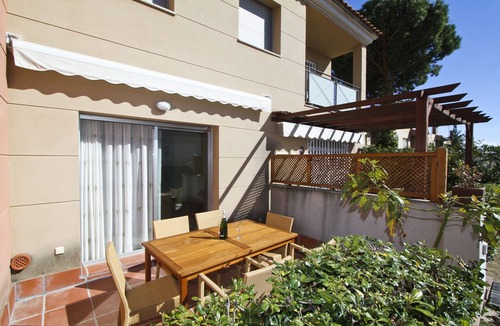Cambrils House | OLIVERS House with Communal Pool, beach at 300m