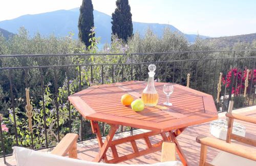 Aetos House | OliveTree House