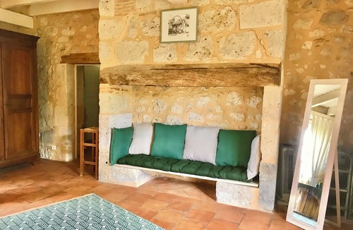 Lusignan-Petit Bed & Breakfast | Olivier guest room