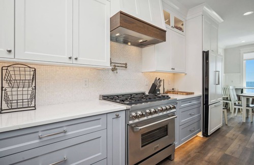 Long Beach House | Ollie's Point: Spectacular Oceanfront Home With Pool and Elevator