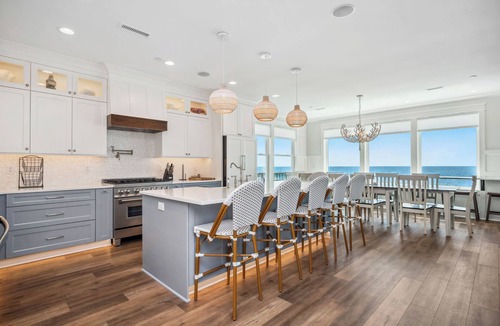 Long Beach House | Ollie's Point: Spectacular Oceanfront Home With Pool and Elevator