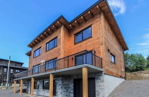 Saint-David-de-Falardeau Ski Chalet | Olympe-215 | Tavata Chalets | Valinouët