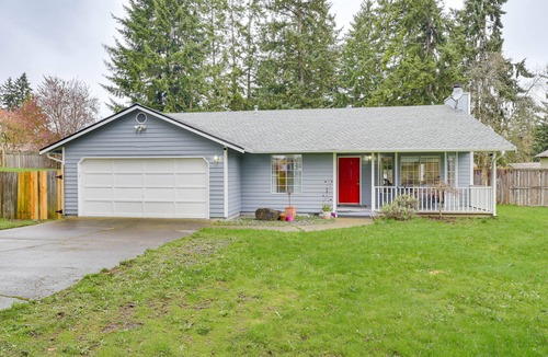 Tanglewilde-Thompson Place House | Olympia Home w/Deck ~ 7 Mi to Amtrak Train!