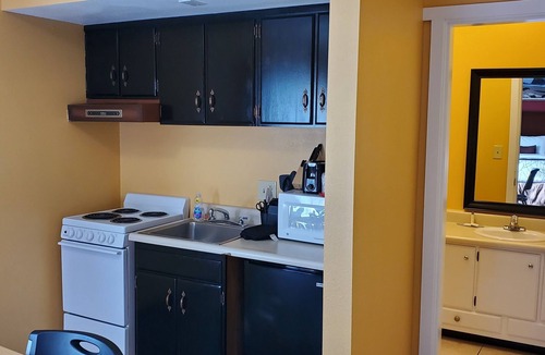 Aberdeen Hotel | Olympic Inn & Suites