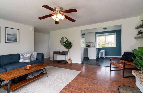 Forks House | 𓇻 Olympic Park Haven w/HotTub, Fire Pit, Grill, Arcade, HUGE Yard