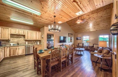 Gruene Apartment | OM A6A8 Gruene Road Hideaway at Old Mills Resort