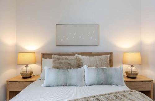 Pont-Rouge Ski Chalet | OM de Portneuf Spa prive Chalet moderne Nature