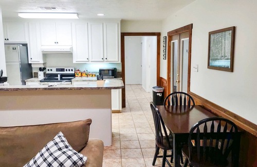 Franklin House | Oma's Haus in Franklin - Near Franklin Ranch Baseball Fields!