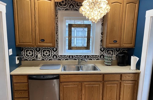 Abilene House | Oma's House on Orange (Pet Friendly)