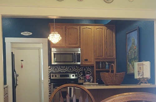 Abilene House | Oma's House on Orange (Pet Friendly)