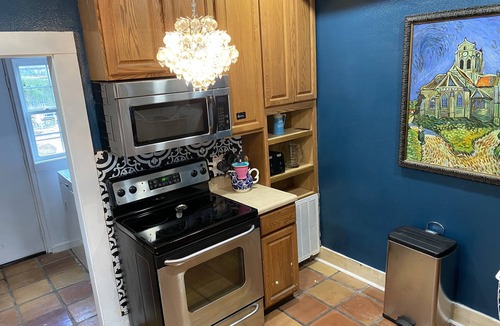 Abilene House | Oma's House on Orange (Pet Friendly)