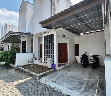 Catur Tunggal House | Omah Ambarrukmo Homestay Jogja