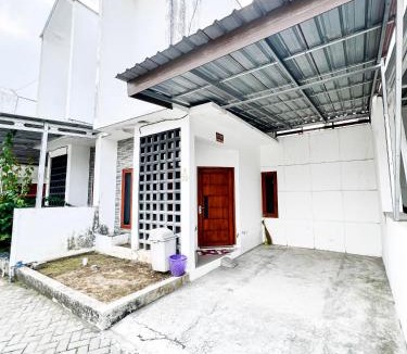 Catur Tunggal House | Omah Ambarrukmo Homestay Jogja