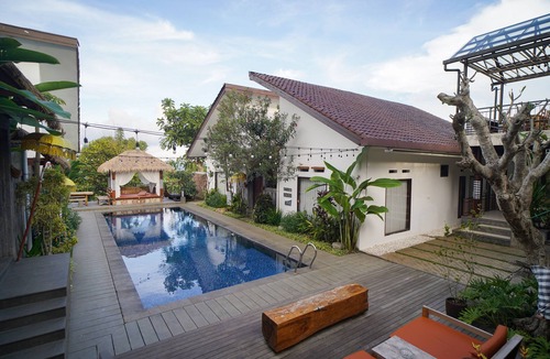 Parongpong Villa | Omah Angkul Angkul Villa