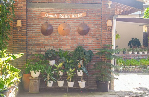 Sewon House | Omah Ralin Family Homestay with Spacious Joglo House