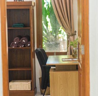 Sewon House | Omah Ralin Family Homestay with Spacious Joglo House