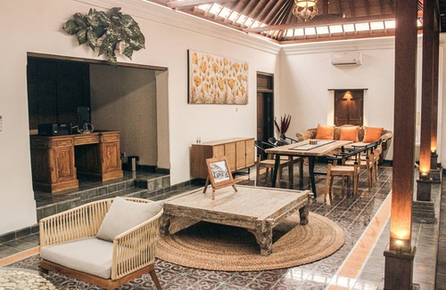 Central Yogyakarta Hotel | Omah Siliran Heritage