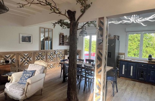 Saint-Laurent-sur-Mer House | Omaha Heights