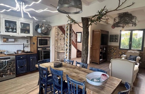 Saint-Laurent-sur-Mer House | Omaha Heights