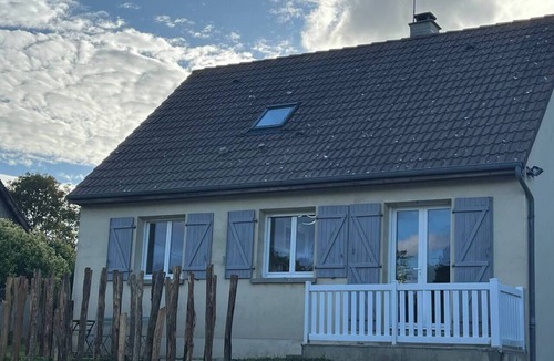 Saint-Laurent-sur-Mer House | Omaha Heights