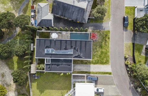 Omaha House | Omaha's Luxurious Hideaway