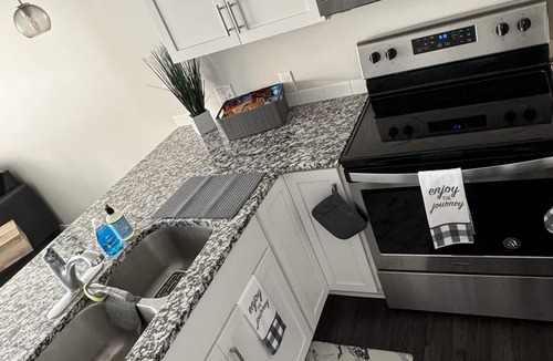 Midtown Apartment | Omahas Coastal Escape
