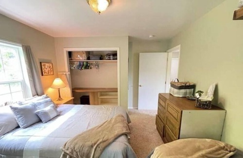 Kettle Falls Cottage | Oma’s Lakefront Cottage: Fish/Boat/Swim from dock