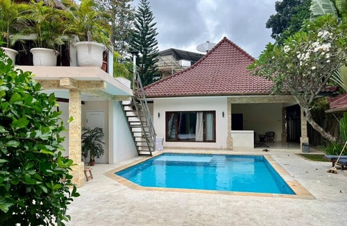 Aikmel Villa | Ombe Villa