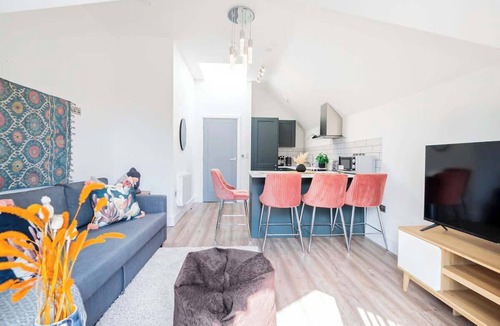 South Acton Apartment | Omega @ Acton | Top Floor