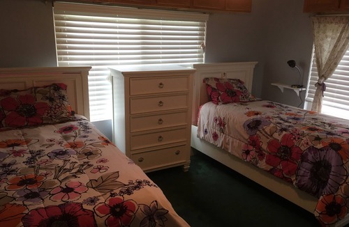 Schertz House | Omi's Bed and Breakfast Farm, Vineyard and Pool, Winter Texans welcome always