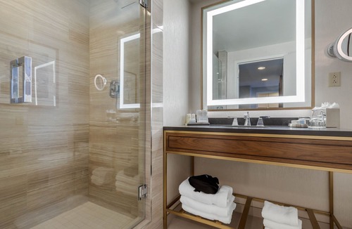 Downtown Richmond Hotel | Omni Richmond Hotel