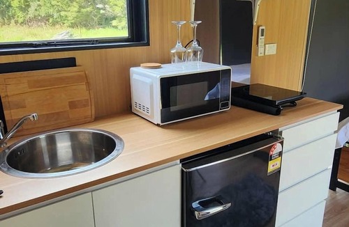 Kennedy Bay House | Omoho Stream X by Tiny Away