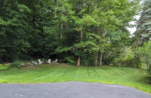 Traverse City House | OMP w/private shared beach! Office, 2 Cali King beds, Pet Friendly