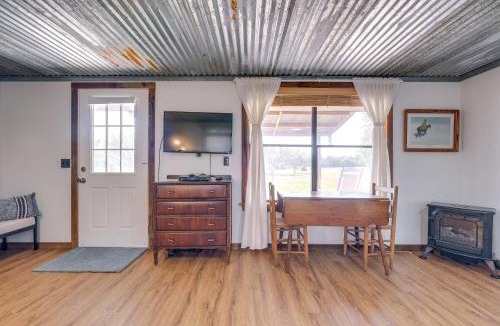 Carmine Apartment | On 60-Acre Farm w/Pond: Charming Carmine Studio!