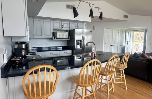 Wolcott Cottage | On Bay Time- Modern Waterfront Escape