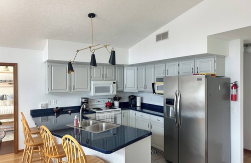 Wolcott Cottage | On Bay Time- Modern Waterfront Escape