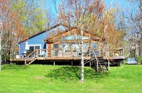 Wolcott Cottage | On Bay Time- Modern Waterfront Escape