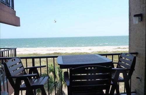 North Beach Condo | On Beach and Close to Fun! - Monthly and Weekly Discounts
