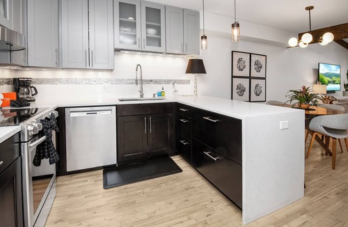 Intermountain House | On Bus Route | 5 Mins to Vail Village | Steps from Eagle River