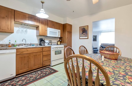 Cottonwood Heights House | On Bus Route to Solitude,Brighton 1950sqft 5Q,2 single Beds, and foosball