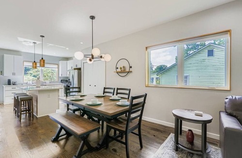 Durham House | On Cloud Durham + 2BR w/Rooftop Deck