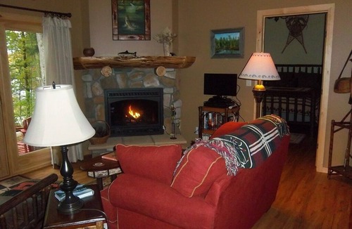 Bloomingdale Apartment | On Franklin Pond - Lake And Mountain Views With Convenient Lake Access